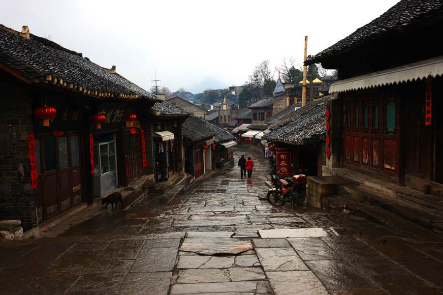 《幻兽帕鲁》抓魔渊龙使用帕鲁球介绍